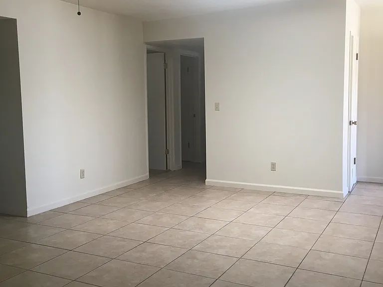 7481 E Tamara Dr — Photo 1