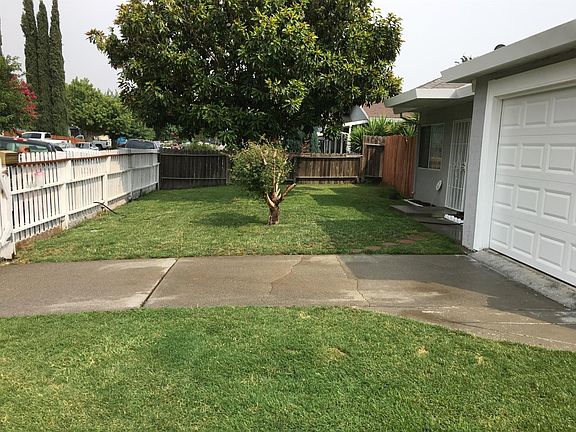 3rd image of 1913 Manzanita Way