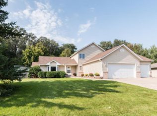 6365 Bailey Trl, Inver Grove Heights, MN 55077