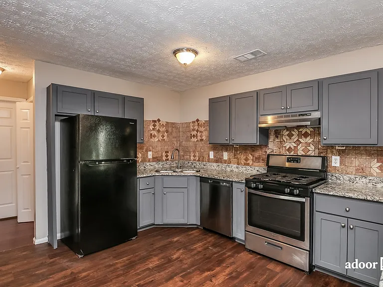 3699 Cameron Hills Pl — Photo 2