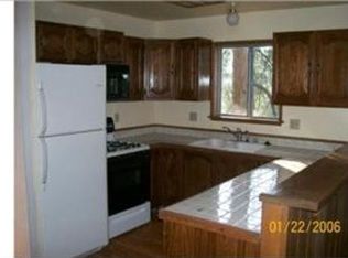 24095 Altdorf Dr, Crestline, CA 92325