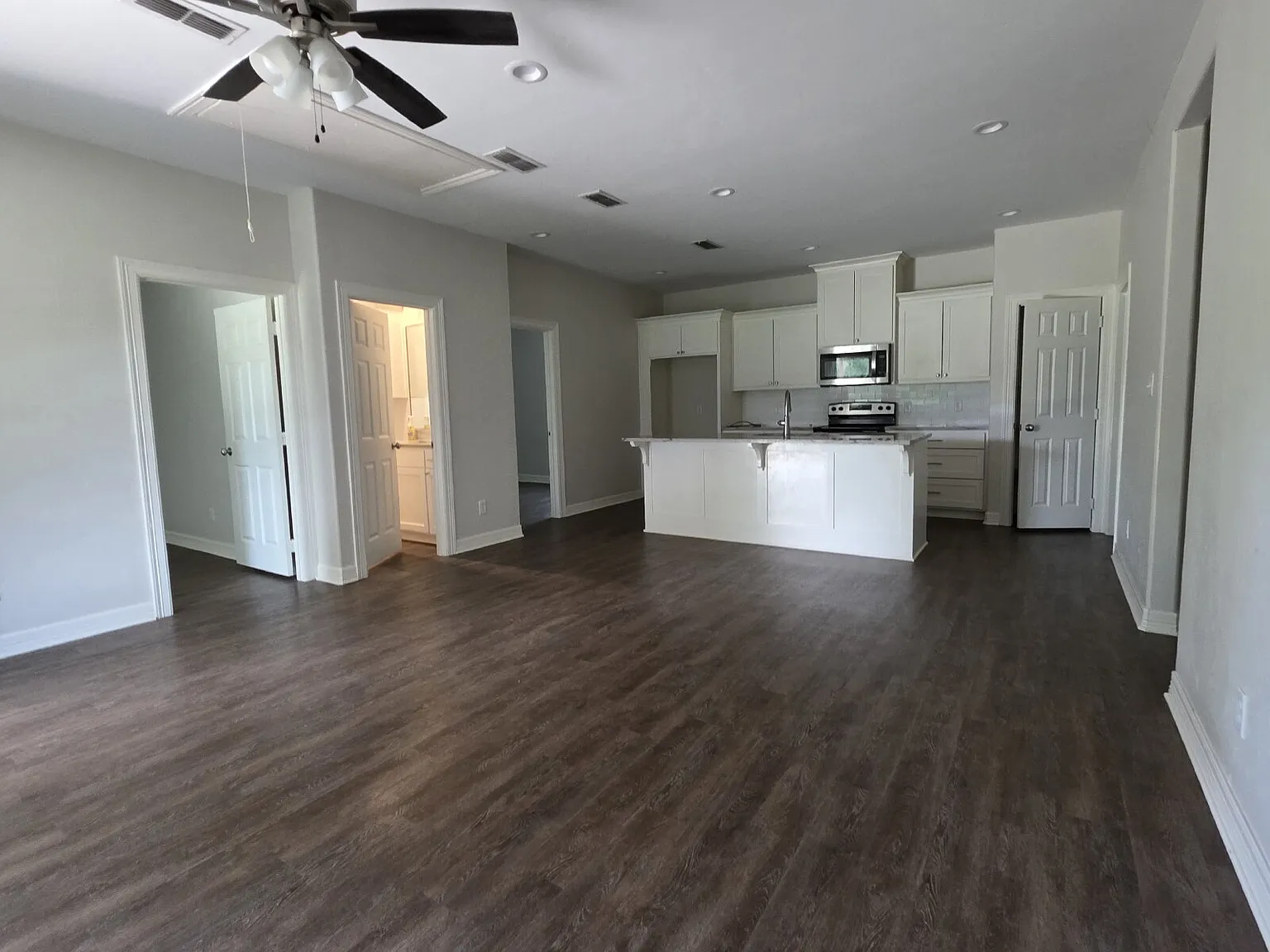 3 bed, 2.0 bath, $1,650 — Photo 2