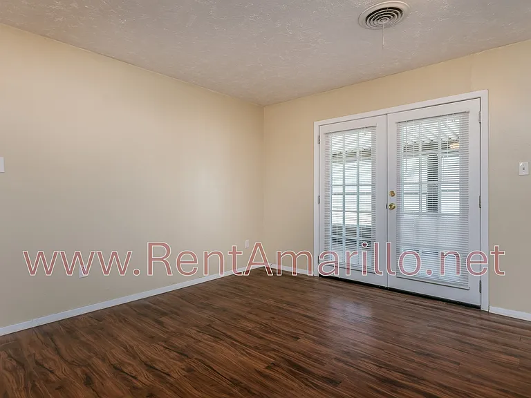 3305 Mockingbird Ln — Photo 4