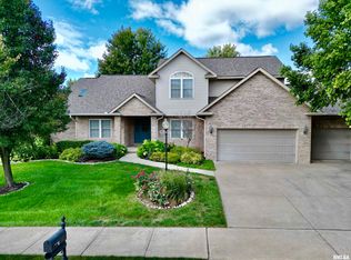 7011 N Clayton Ct, Peoria, IL 61615