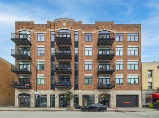 711 W Grand Ave #404, Chicago, IL 60610
