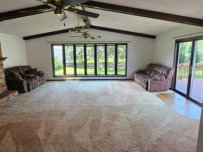 1110 Higby Dr — Photo 2