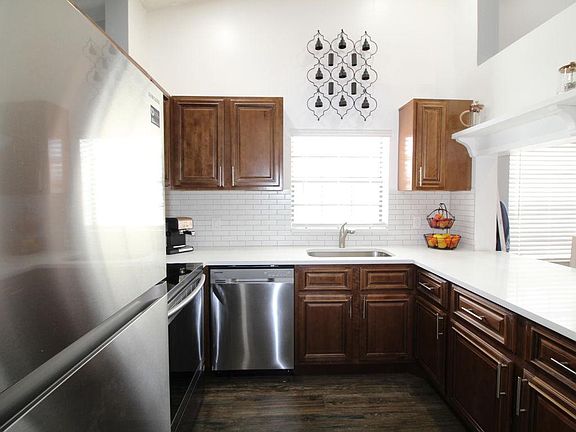 5th image of 212 Republic Ct