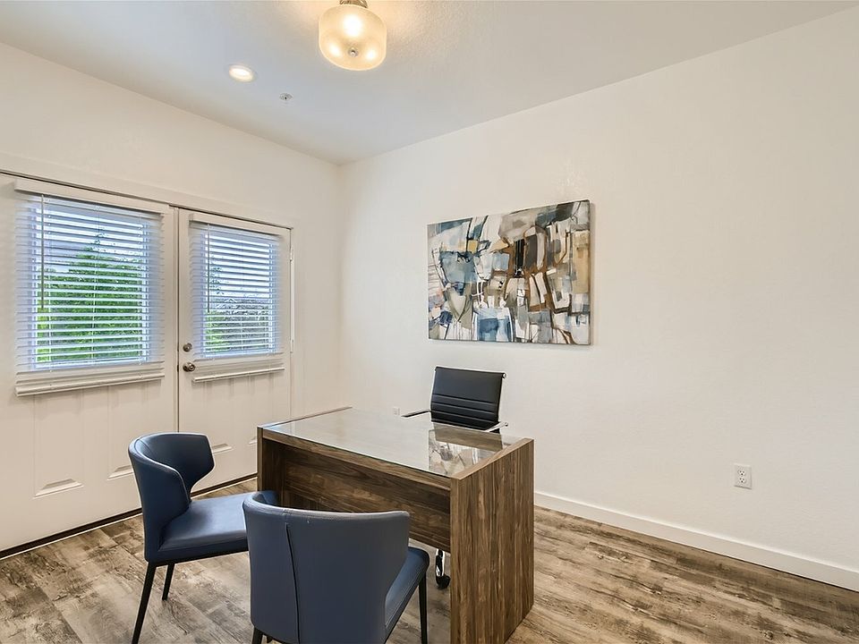 Belcara Luxury Townhomes Office Space