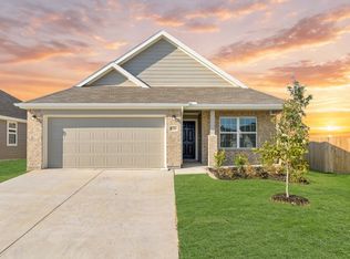 1104 Runway Rd, Fort Worth, TX 76131