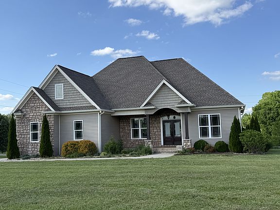 2nd image of 702 Parker Ln