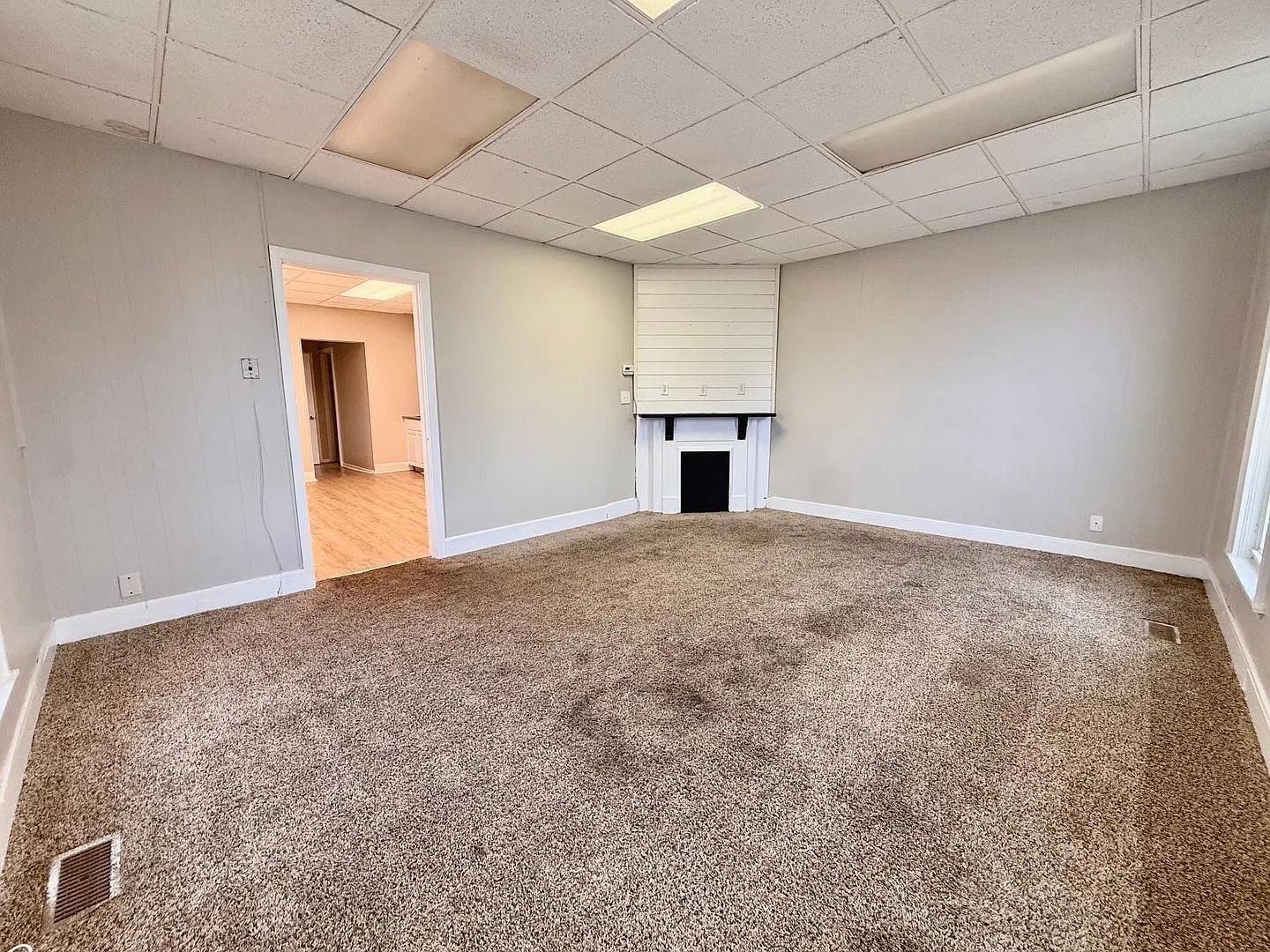 4 bed, 2.0 bath, 1608 sqft, $1,595 — Photo 4