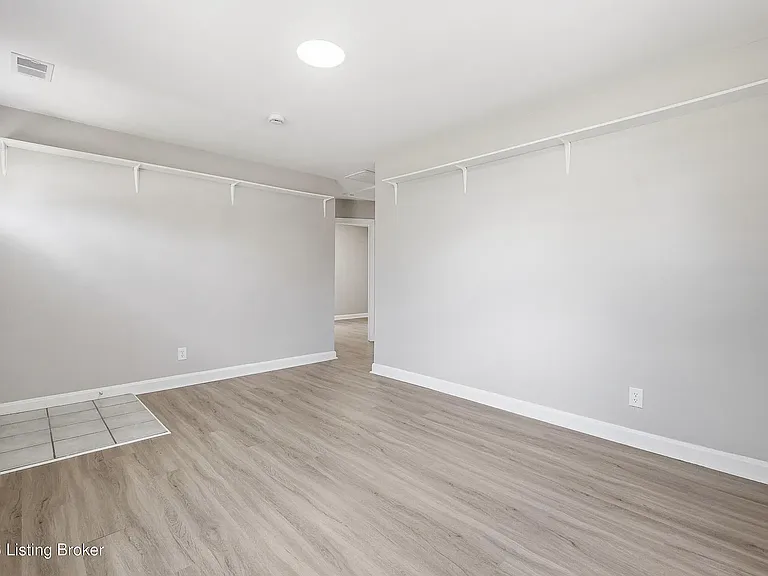1019 W Indian Trl — Photo 10