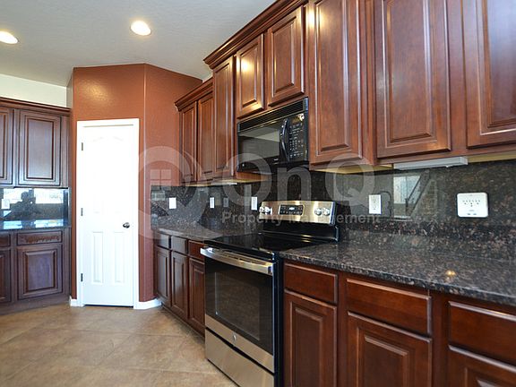 2nd image of 684 W Desert Canyon Dr