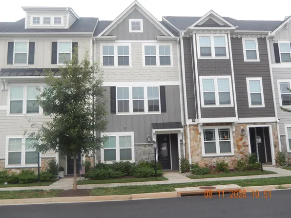 871 Arboleda Dr, Crozet, VA 22932