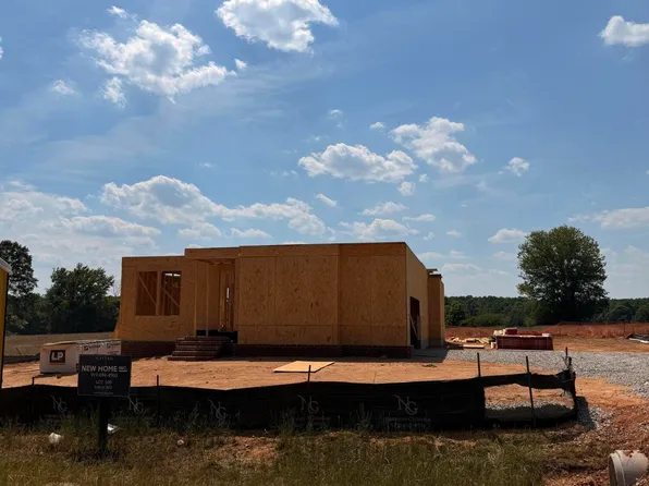 153 Isabelle Valley Dr, Zebulon, NC 27597
