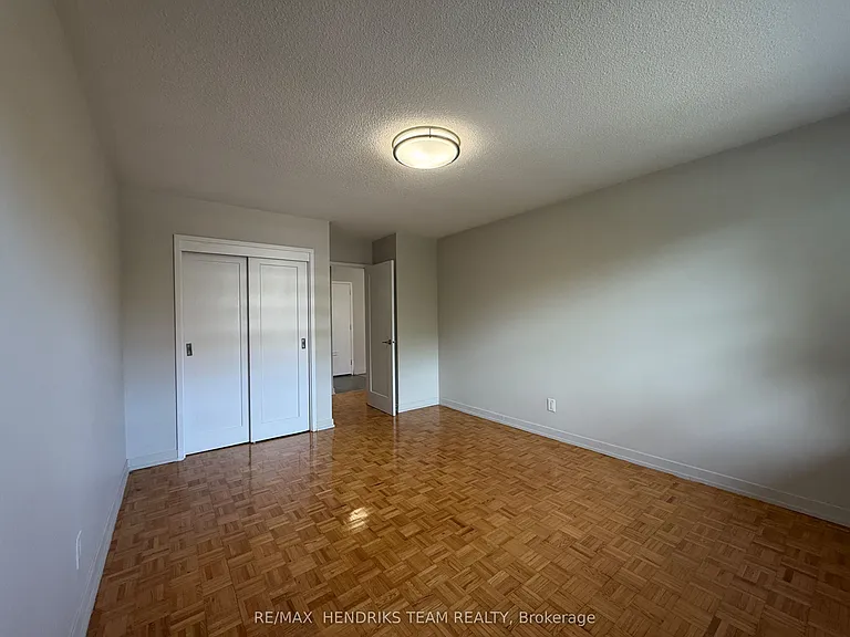33 Leaside Dr #203 — Photo 8
