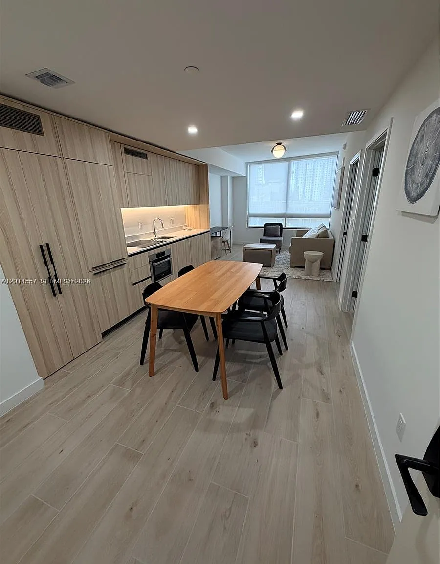 District 225 — Photo 2