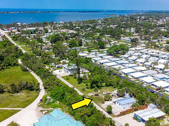 2nd image of 240 RIVERVIEW AVENUE LOT 6