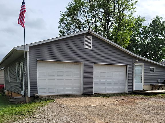 2nd image of 1943 Meadow Drive