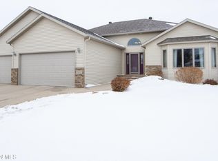 3639 Westmoor Dr, Moorhead, MN 56560