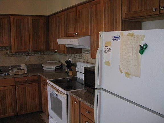 4th image of 3218 S Lakeview Cir APT 204