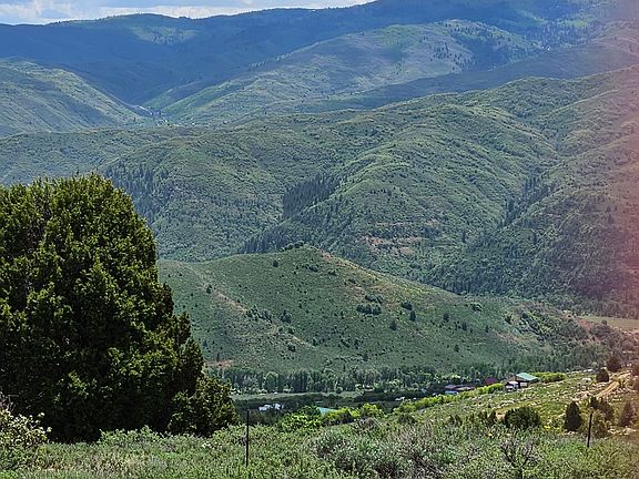 5th image of 3388 N Oak Canyon Rd