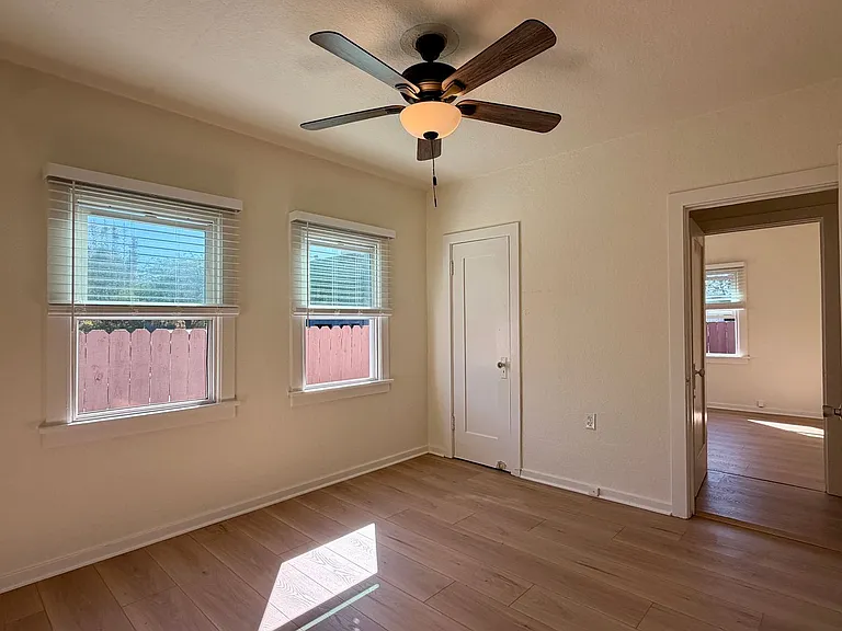 1190 Pine Ave — Photo 20