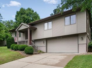 2316 Camelot Ave NW, Cedar Rapids, IA 52405