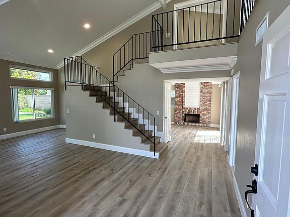 4th image of 8675 Lampson Ave