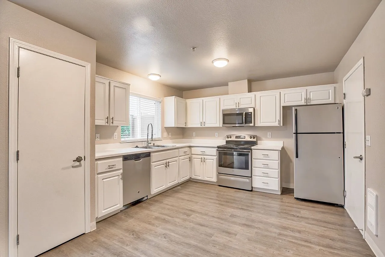 Vanessa View Townhomes — Photo 1