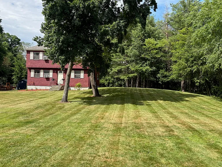 14 Victoria Cir — Photo 2