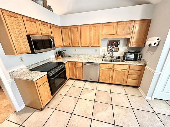 2nd image of 4062 Muirfield Dr