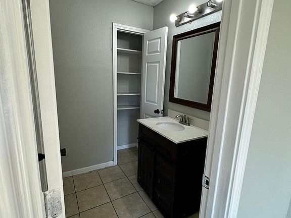 4th image of 8140 Honeywood Trl