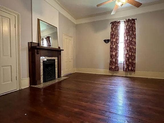 5th image of 992 Spring St