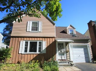 52 Wicklow Dr, Rochester, NY 14617