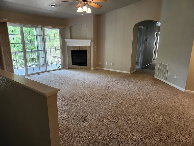 1432 Whitehall Dr #F — Photo 9