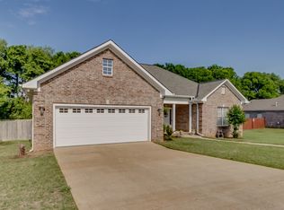 86 Ann St, Moundville, AL 35474