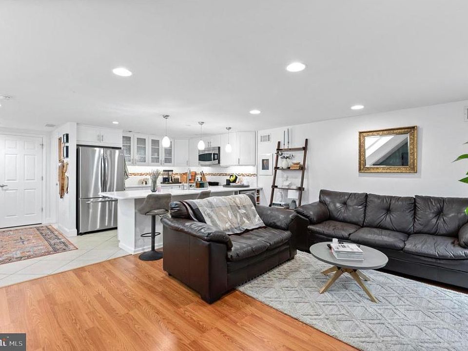 1st image of 1914 Fairmount Ave #4R