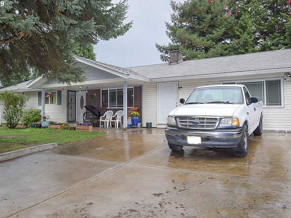 3rd image of 2707 NE 124th Ave