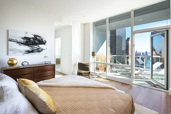 Sold by Corcoran | media 7