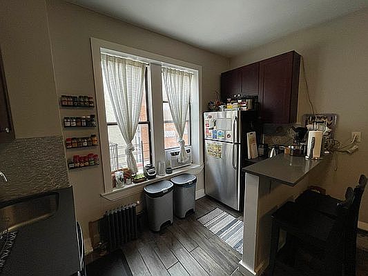 4th image of 188 Parkside Ave APT D2w