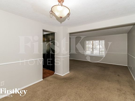 3rd image of 11501 E 10th St