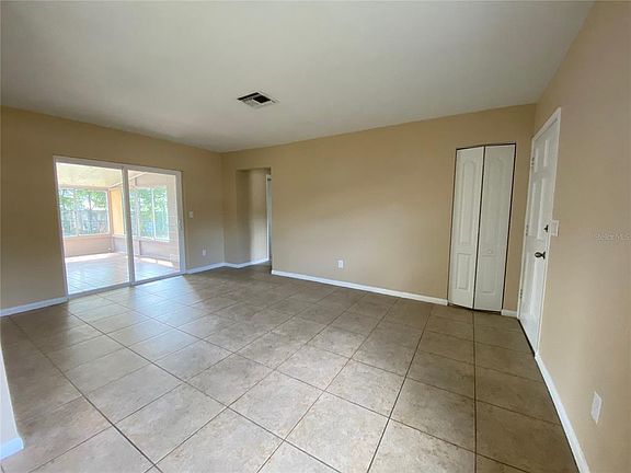 4th image of 2421 Duval Ave