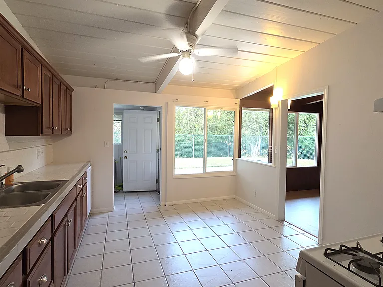 3770 Hillway Dr — Photo 6