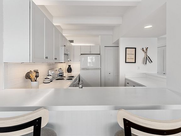 5th image of 701 Spyglass Ln #701B