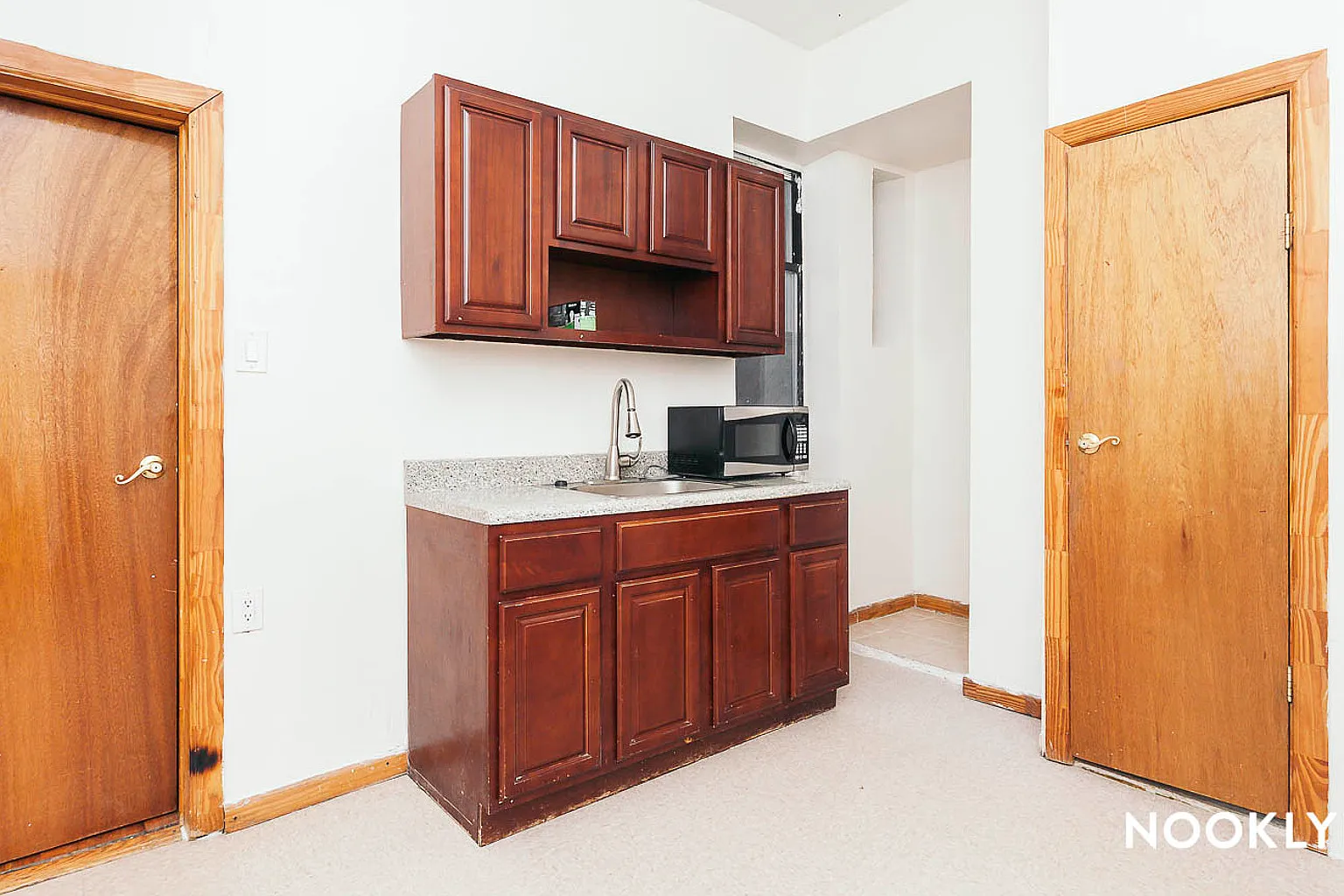 206 Scholes Street — Photo 2