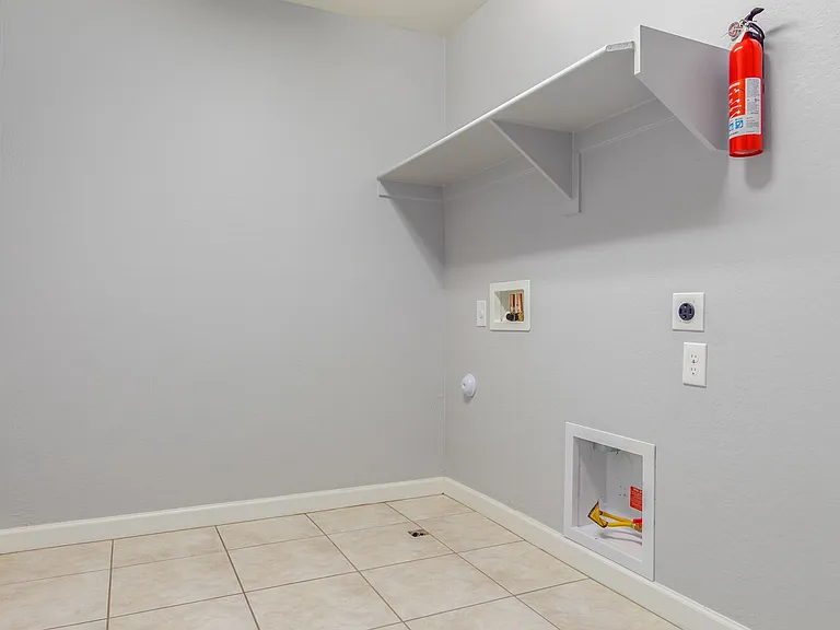 17186 W Lisbon Ln — Photo 27