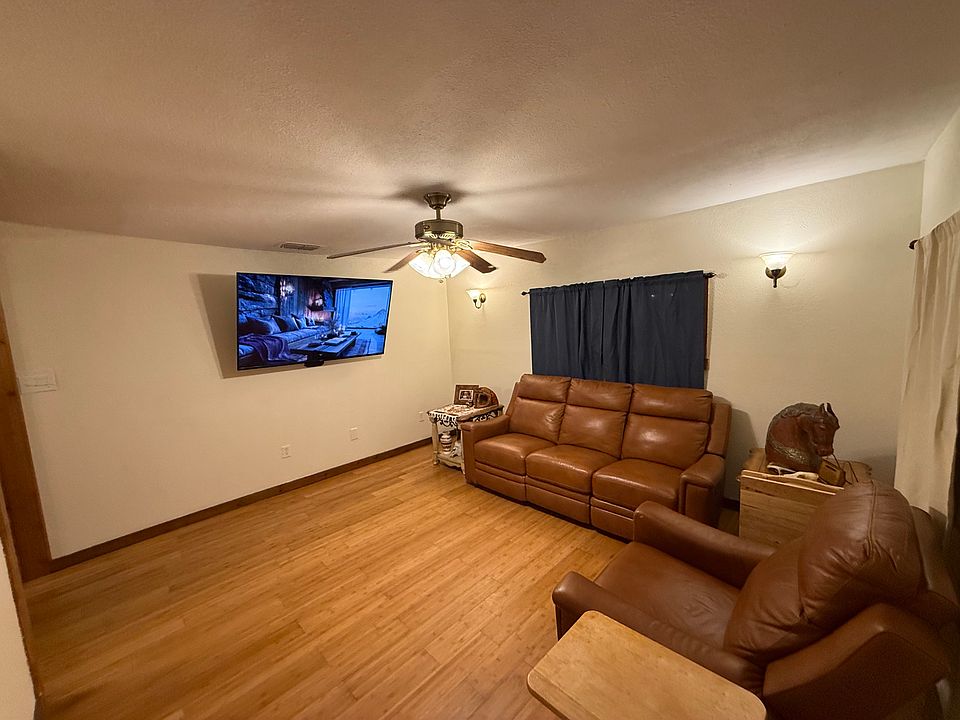 1st image of 319 E Lee Ave