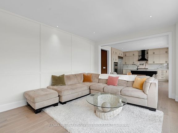 4th image of 61 Strathgreen Ln
