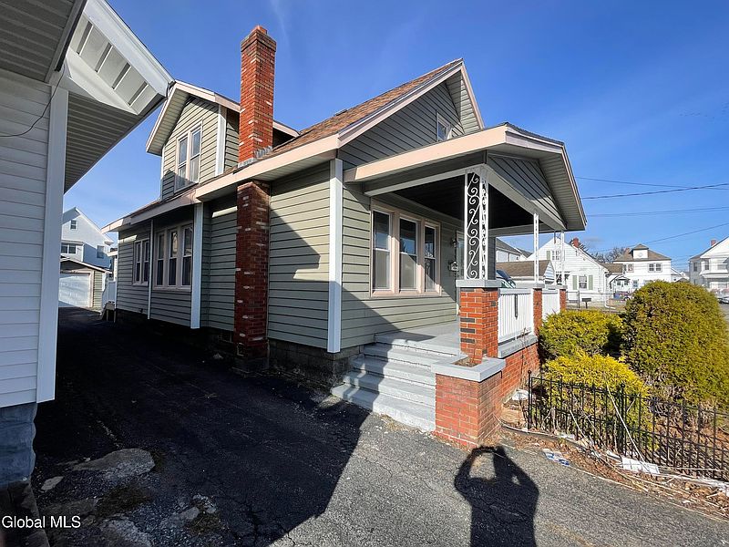 3rd image of 1328 Dewitt Street